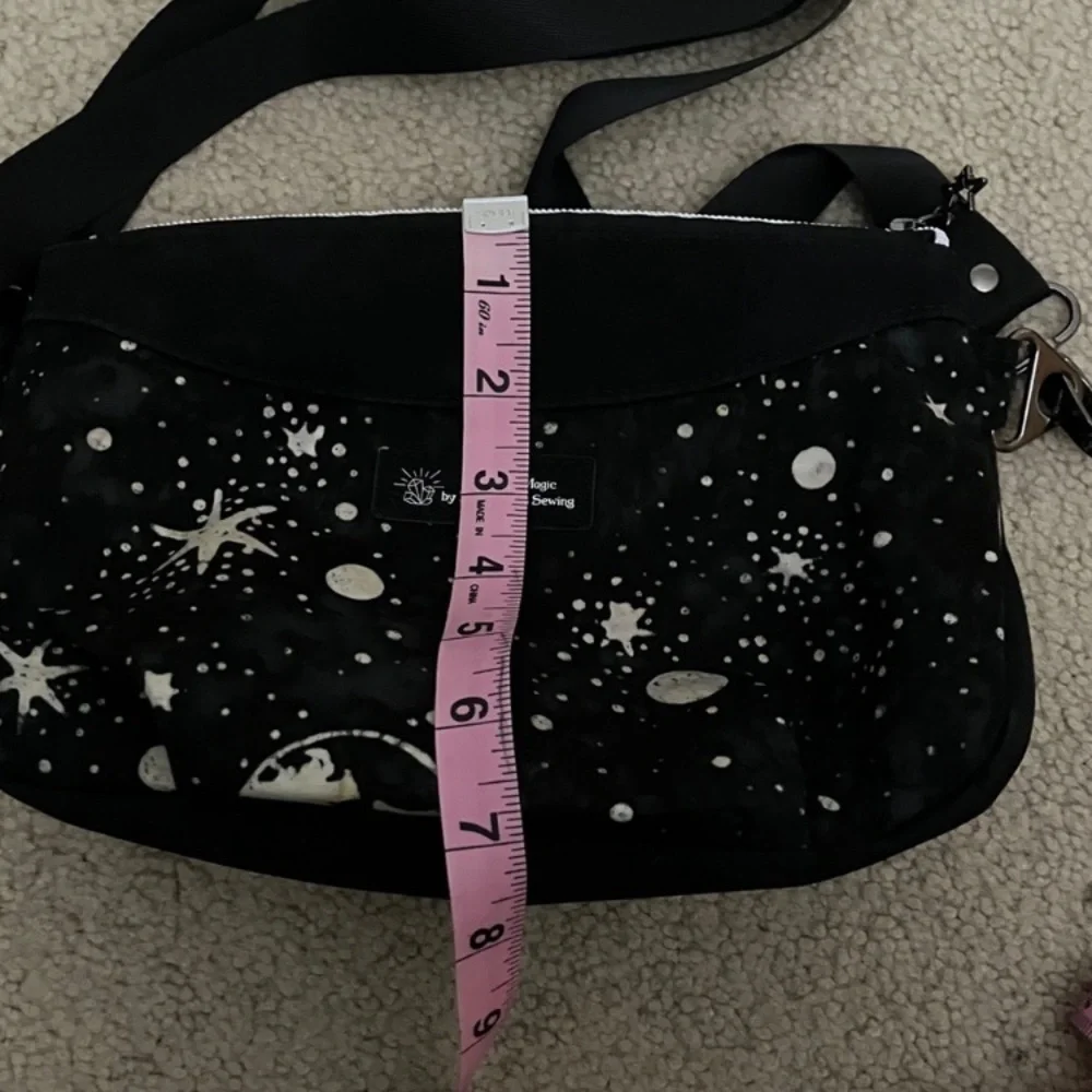 Moon and stars celestial crossbody bag, small purse, handmade, metallic, cotton - Picture 4 of 9